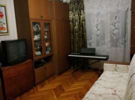 Продается двухкомнатная квартира. Окна выходят на юг и юго-запад....