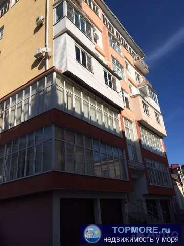 Продаётся очень хорошая квартира и гараж в 6-тиэтажном одноподъездном доме в самом центре г. Туапсе, море в шаговой...