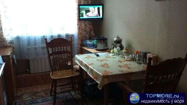 срочно в связи с переездом продается уютная, теплая квартирка в трехквартирном доме, в неподтопляемом месте, вход...