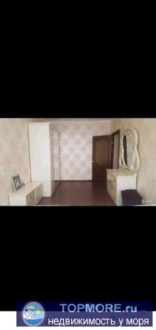 Продаю двух комнатную квартиру на первом высоком этаже. Комнаты раздельные, большая лоджия в одной комнате, большая... - 2