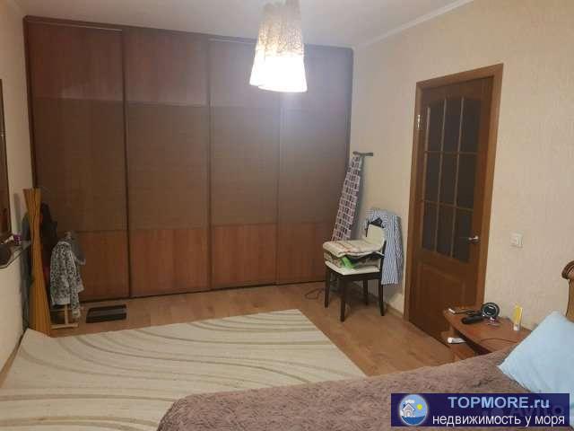 Квартира в хорошем состоянии. Природный газ. Два санузла - в одном душевая кабина, в другом ванна. Рядом школа,...