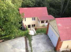 Продается 3х комнатная квартира в трехэтажном доме общей площадью...