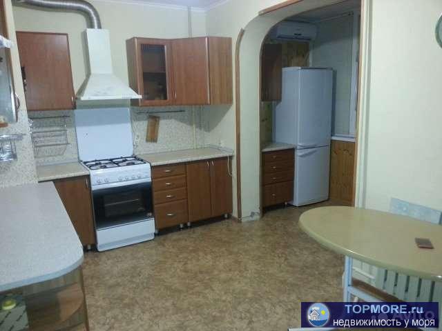 Продается двухкомнатная (не переделанная из 1-комнатной) квартира на Калараша. Большая ванна(4.3 м2) и прихожая (8,7... - 2