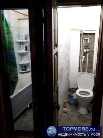 Продам 2х комнатную квартиру, санузел раздельный, комнаты раздельны,везде пластиковые окна, балкон и лоджия утеплены... - 1