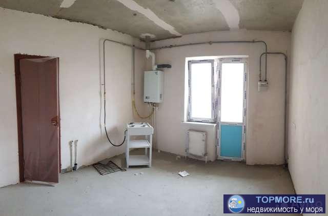Продам трёхкомнатную квартиру на 9-ом этаже нового дома. С частичным ремонтом. Автономное газовое отопление. Закрытый... - 1