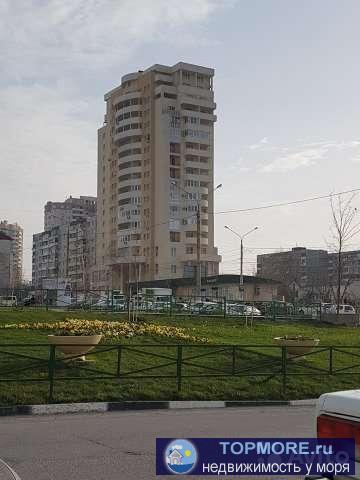 Продается 3-х комнатная квартира в 14 мкрн. 100 м2 - 12/20/16/16 м2. Балкон+большая лоджия. Два сан-узла 3 и 9 м2. ЖК...