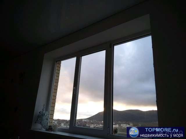 Квартира в новом монолитно-кирпичном доме. Закрытая территория, детская площадка, большая стоянка. В подъезде...