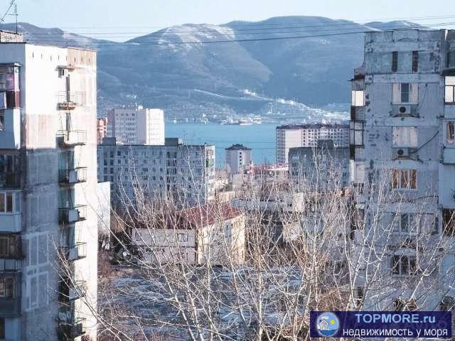 Предлагается к продаже видовая двусторонняя квартира улучшенной планировки! Дом расположен в центре большого зеленого...