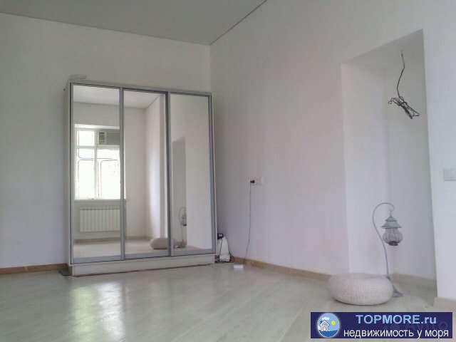 Продам Сталинку в самом центре города. Капитальный ремонт. Высота потолков 3,5м , вода круглосуточно. Море рядом. В...