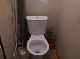 продам 2-х комн у/п в 10 м-не без ремонта , торцевая, но...