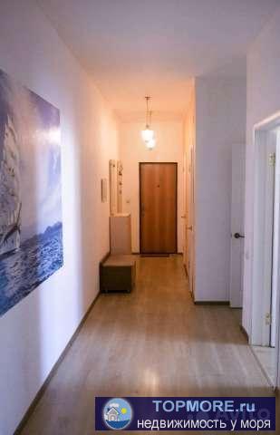 Светлая тихая квартира в самом центре города, до пляжа 7 минут, все магазины в соседних домах, транспорт на соседней... - 1