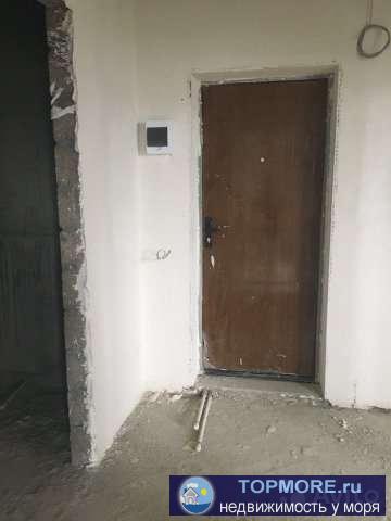 Срочно, продам 1 комнатная квартиру, с видом на море в готовом доме. Можно заезжать и делать ремонт.Площадь 38... - 1