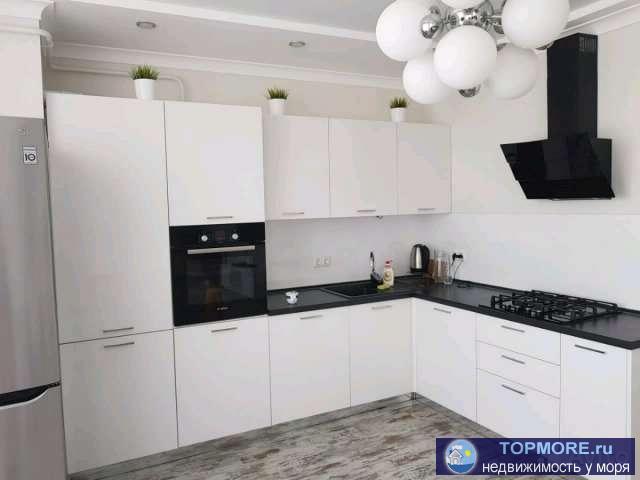 Продам 3х комнатную квартиру в новом, элитном доме. В квартире остаётся мебель и техника. Дому 3 года, монолит,...