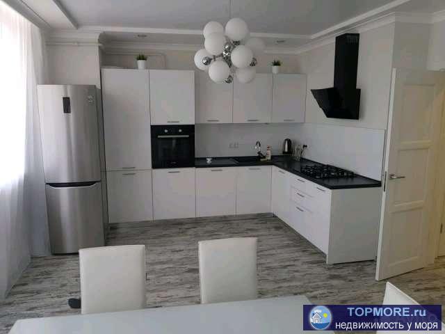 Продам 3х комнатную квартиру в новом, элитном доме. В квартире остаётся мебель и техника. Дому 3 года, монолит,... - 1