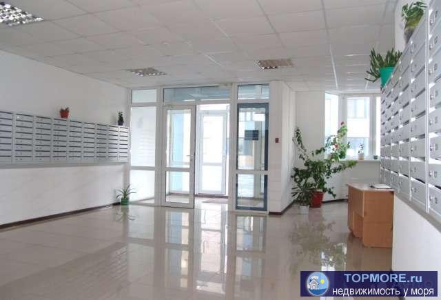 Продам квартиру3-х комнатная квартира 98 м² на 3 этаже 19-этажного монолитного дома. Витражные окна с панорамным... - 2