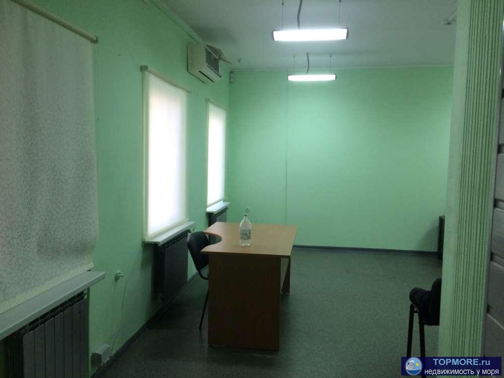 Продается в центре коммерческое помещение общ.пл. 414кв.м., ул. Щербака.   Своя огороженная каменным забором... - 4