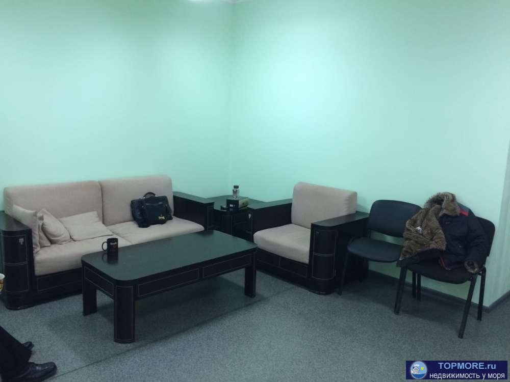 Продается в центре коммерческое помещение общ.пл. 414кв.м., ул. Щербака.   Своя огороженная каменным забором... - 9