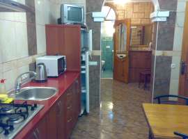 Ялта, ул. Севастопольская,9. До Набережной 200 метров.
Аккуратная...