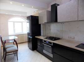 Продается двухкомнатная квартира в сосновом сквере на берегу моря...