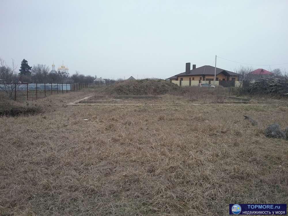 Участок на Таманском полуострове 10 соток находится в Темрюкском районе, ст.Запорожская, в 10 км от берега Азовского...