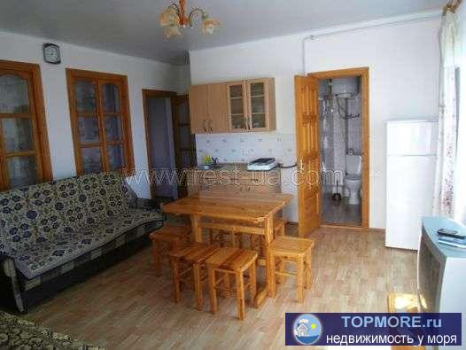 Сдаются 3-х комнатные и 2-х комнатные номера-люкс. В каждом номере: кухня-студия с полным набором посуды,... - 2