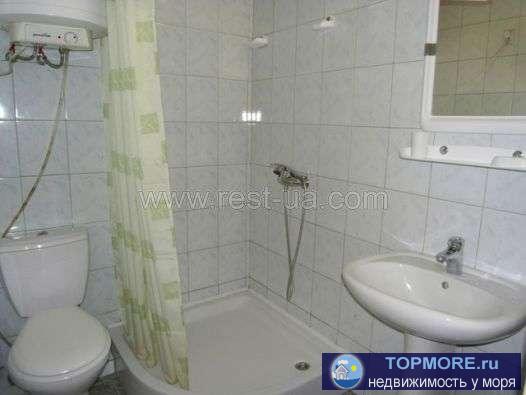 Сдаются 3-х комнатные и 2-х комнатные номера-люкс. В каждом номере: кухня-студия с полным набором посуды,... - 4