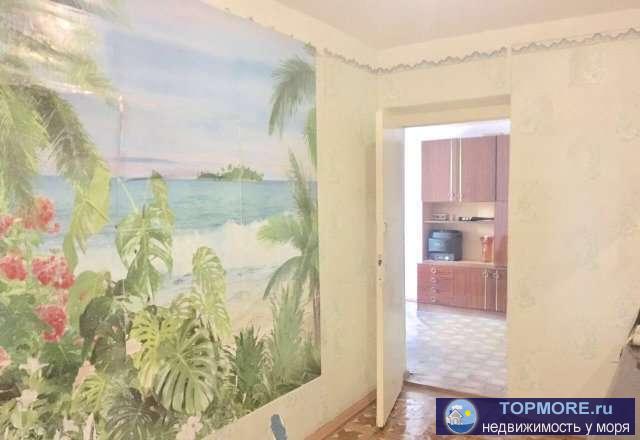 Имеются 2 комнаты площадью 16 и 12,5 кв м, холл площадью 12 кВ м, кладовая комната, раздельный санузел, душевая. Без...