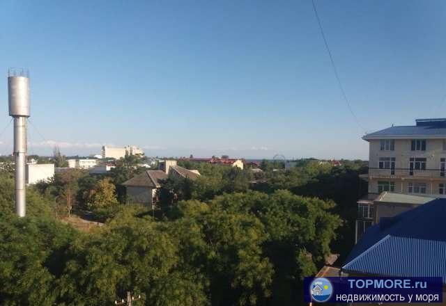 Продам новую двухкомнатную квартиру с видом на море в Евпатории, в элитном доме. 4 этаж семиэтажного здания. В...