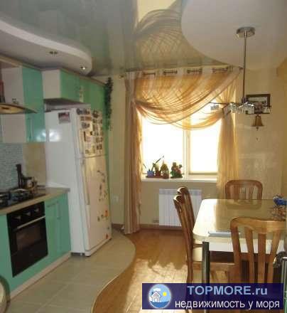 Квартира+подземный гараж! Квартира свободна физически и юридически. 5 комн. квартира в р-не Универсама в Евпатории....