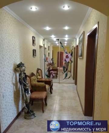 Продается 4-х комн . квартира с хорошим ремонтом на 3-м этаже 9-ти этажного дома.Все комнаты раздельные.Лоджия и...