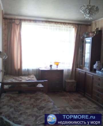 Продам квартиру, 'Чешку'.Комнаты изолированы,с/у совмещен. Пластиковые окна,Лоджия большая ,6 метров.в пластике.... - 1