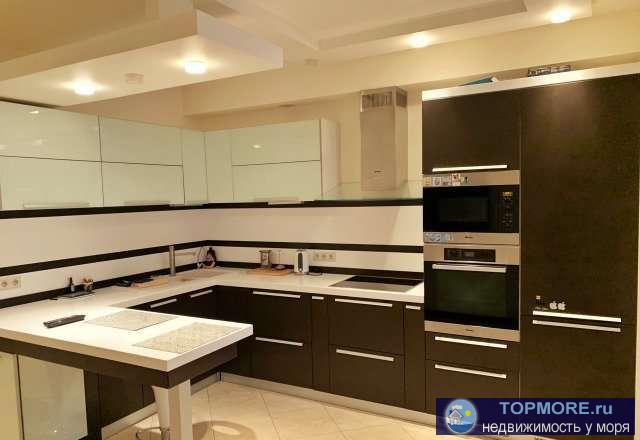 Продам шикарную квартиру в курортной части города Евпатории по Проспекту Ленина. Двухуровневая, расположена на 5 и 6...