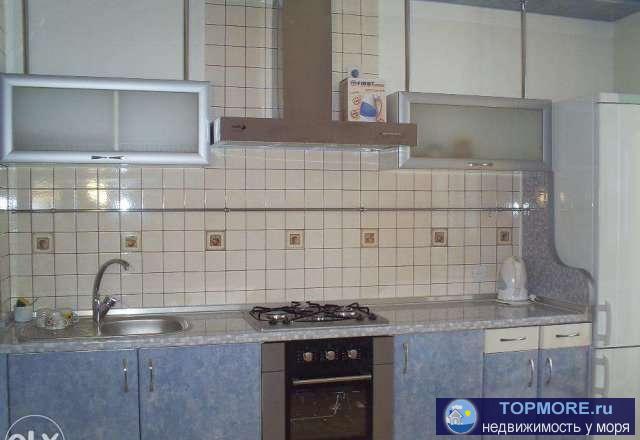 Продам кв .в центре до моря пять минут ходьбы.Дом новый квартира очень тёплая.продаю со всей мебелью. - 1