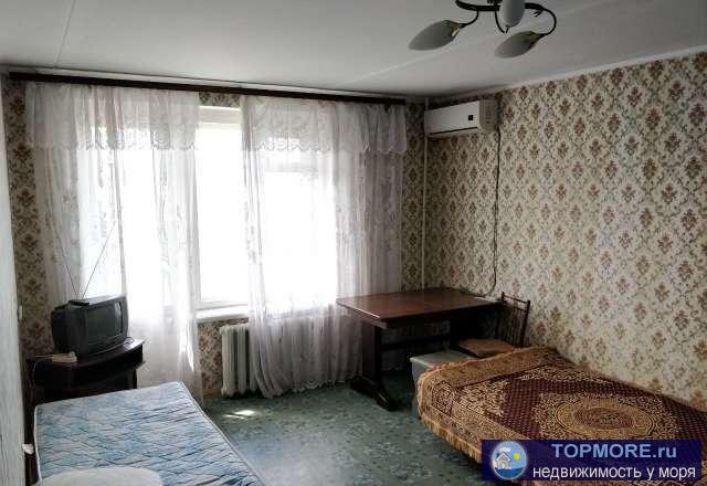 Продам двухкомнатную квартиру у моря в Евпатории. Комнаты раздельные, санузел раздельный, окна на юг, два балкона....