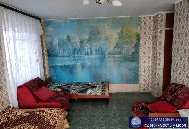 Продам двухкомнатную квартиру у моря в Евпатории. Комнаты раздельные, санузел раздельный, окна на юг, два балкона.... - 1