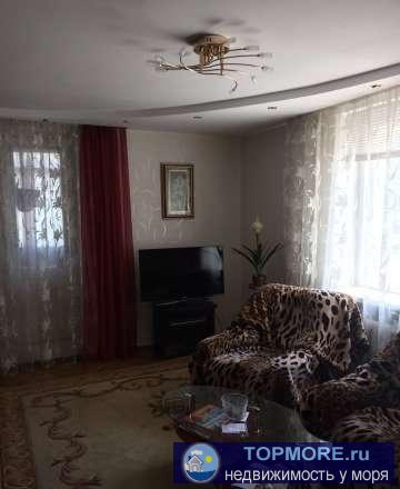 Квартира находится по Проспекту Победы , рядом школы , садики , магазины . Продажа с мебелью .