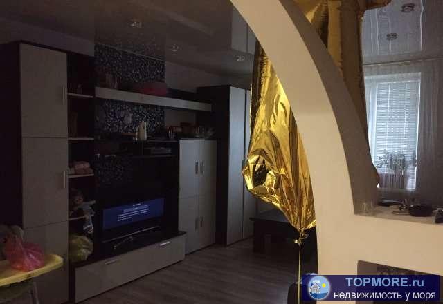 Продам квартиру! Свежий ремонт, стены, пол все снималось до плит, пластиковые окна, балкон застеклен, в комнатах... - 1