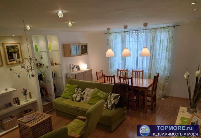 Продам светлую и просторную 4-x комнатную квартиру с дизайнерским интерьером, с мебелью, в спальном р-не Евпатории.... - 1