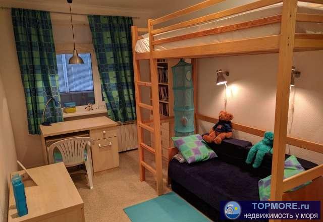 Продам светлую и просторную 4-x комнатную квартиру с дизайнерским интерьером, с мебелью, в спальном р-не Евпатории.... - 2