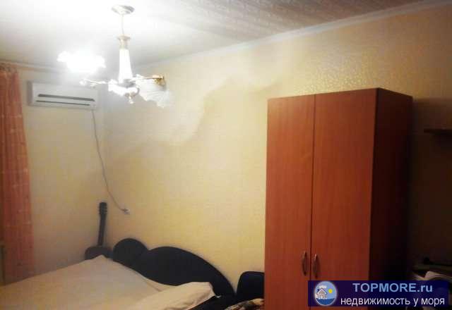 Продается с мебелью и техникой, в жилом состояние, газовая колонка, бойлер, 2 кондиционера, домофон, во всех комнатах... - 1