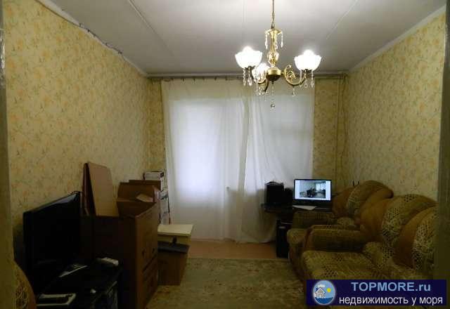 Продается 2-х комнатная квартира на ул. Демышева на 3-м этаже 5-этажного дома, 43/29/6, комнаты 17кв.м и 12 кв.м....