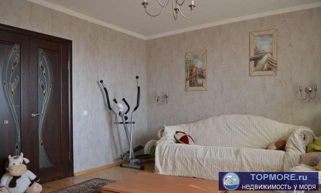 4-х комнатная квартира в Евпатории. Хозяин. Общая площадь-90,жилая-54(13,4+11,7+9,3+19,5).Состояние жилое....