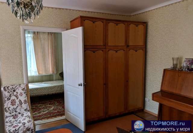 Продаю квартиру в Евпатории, в центре по ул. Фрунзе, 81.Третий этаж, четырехэтажного дома. Стены из инкерманского... - 2