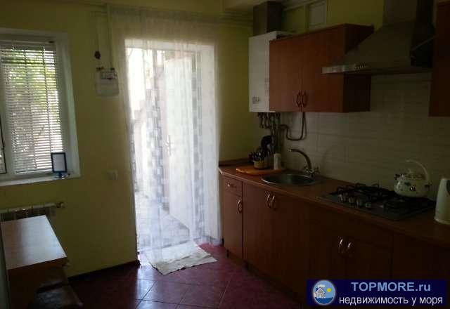 Продается квартира в курортной зоне, в 200 метрах от набережной Горького и пляжей, в общем дворе. Квартиру удобно... - 1