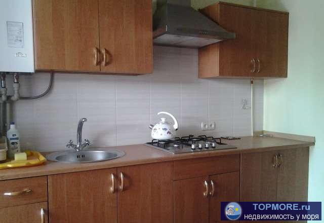 Продается квартира в курортной зоне, в 200 метрах от набережной Горького и пляжей, в общем дворе. Квартиру удобно... - 2