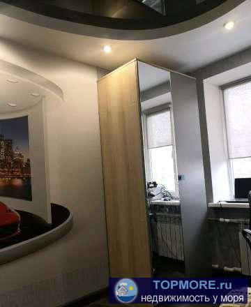 В связи с переездом продаётся двухкомнатная квартира в г. Евпатории в районе с развитой инфраструктурой: детские... - 1