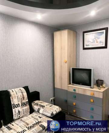 В связи с переездом продаётся двухкомнатная квартира в г. Евпатории в районе с развитой инфраструктурой: детские... - 2