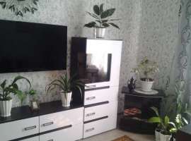 Просторная 2 комнатная квартира с высокими потолками в 4 метра...