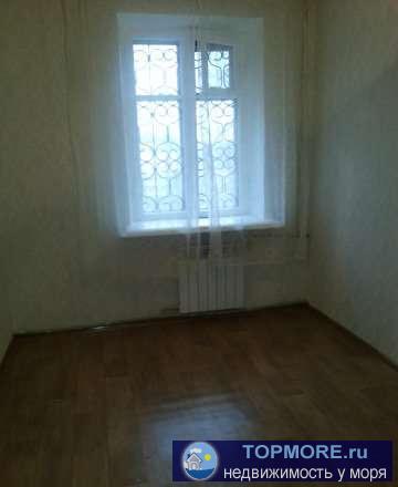 Сдам полу -пустую 2х комнатную кв на длительный срок12 000 круглогодично + вся коммуналка в с.у ободранная краска на...