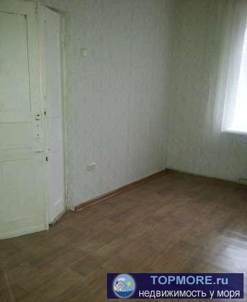 Сдам полу -пустую 2х комнатную кв на длительный срок12 000 круглогодично + вся коммуналка в с.у ободранная краска на... - 2